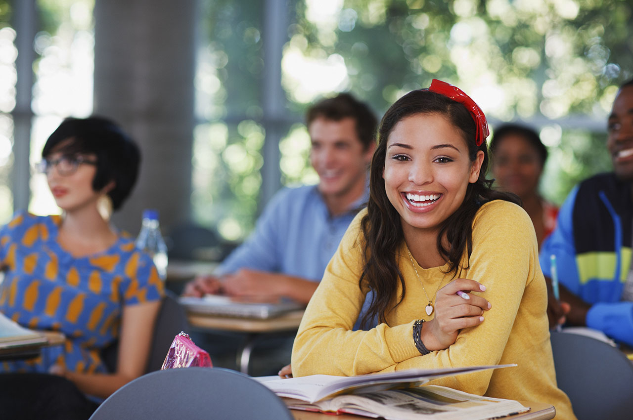 How do I write an effective essay introduction paragraph
